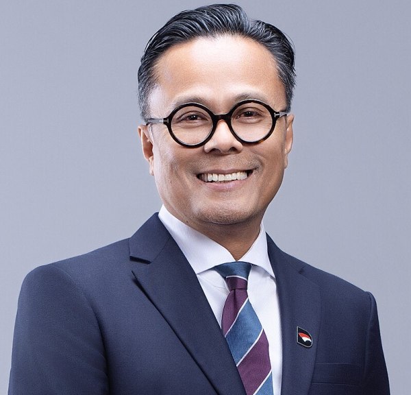 Dony Oskaria Resmi Ditunjuk Presiden Prabowo Sebagai Plt Menteri BUMN 