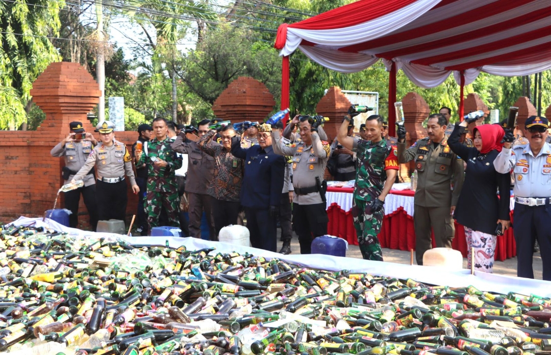 Bupati Imron Dukung Pemberantasn Miras, Obat Berbahaya dan Judi di Kabupaten Cirebon