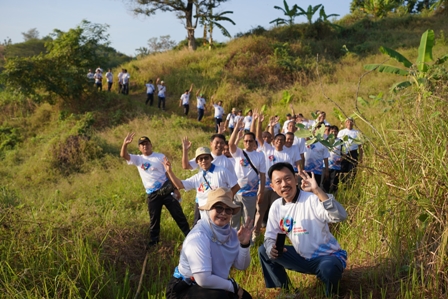 Hut Ke-49, Indocement Berbagi Kebahagiaan Melalui Program Indocement Baik