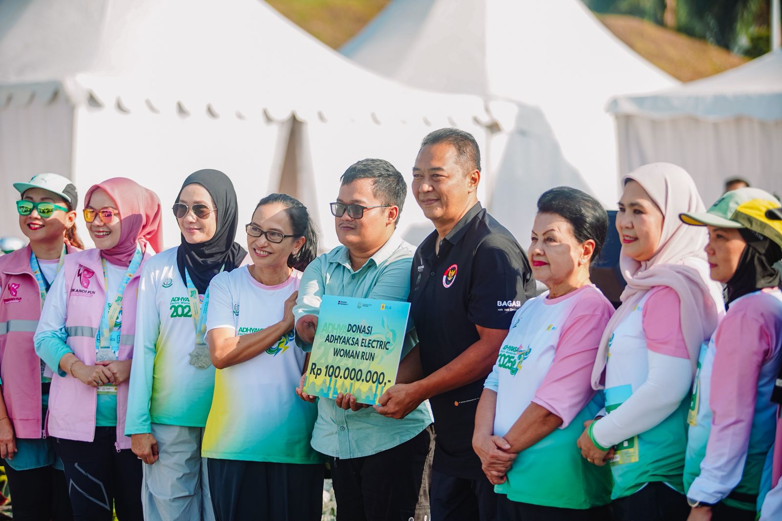 PLN dan Kejati Jabar Gelar Adhyaksa Electric Woman Run 2025, Donasi Rp100 Juta untuk Atlet Paralimpik