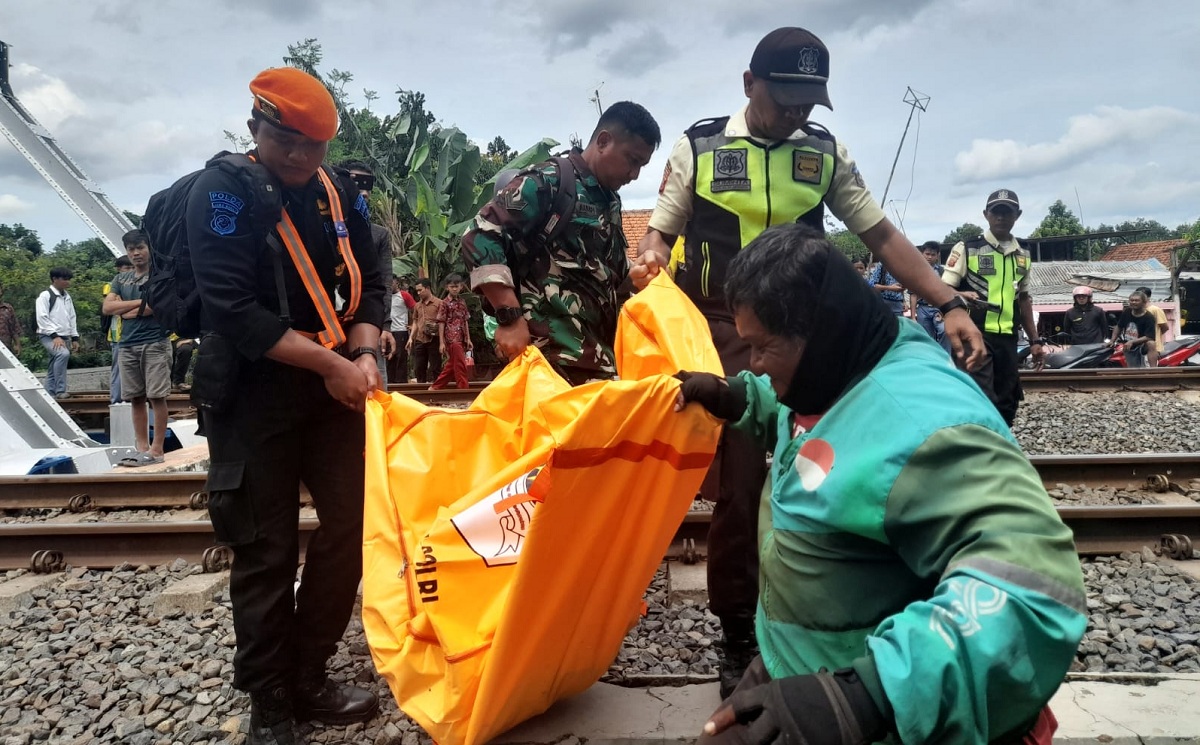 Seorang Pria Tewas Tertemper Kereta Api di Krucuk Cirebon, Belum Diketahui Identitasnya