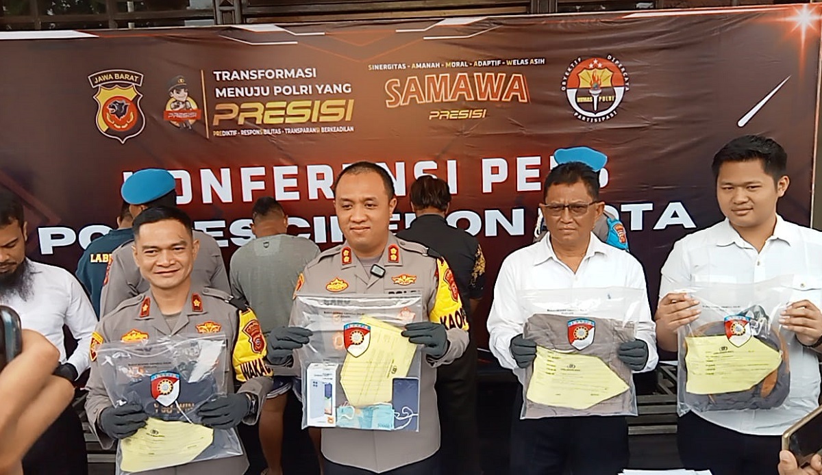 Paket Komplit! Jambret HP di Jl Sisingamangaraja Cirebon Ditangkap Bersama 2 Penadah, Korban Sempat Terseret