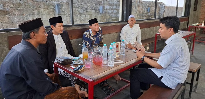 Paslon Eti-Suhendrik Janjikan Bantuan Operasional Guru Agama 