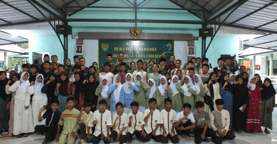 Kodim 0614 Kota Cirebon dan Persit Berbagi Takjil, Libatkan Pelajar dan Komunitas