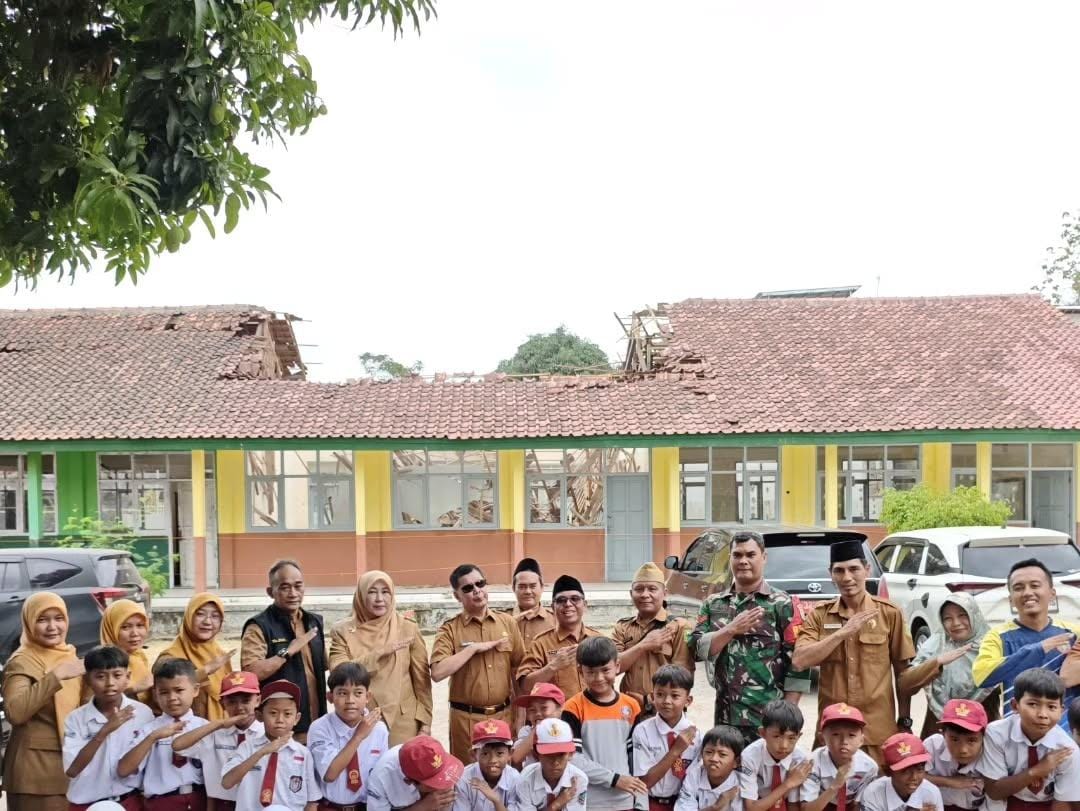 SDN 3 Cihirup Kuningan Ambruk, Wabup Tuti Minta Inspektorat Periksa Konstruksi