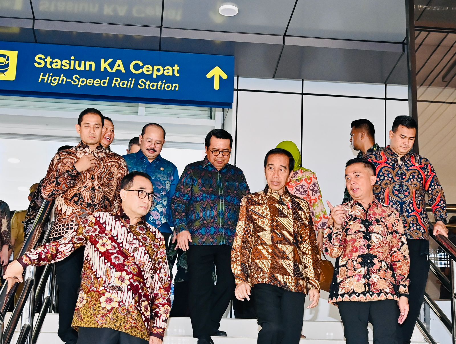 Kereta Cepat Whoosh Diresmikan, UMKM Jabar Bakal Isi Stand di Stasiun Padalarang dan Tegalluar