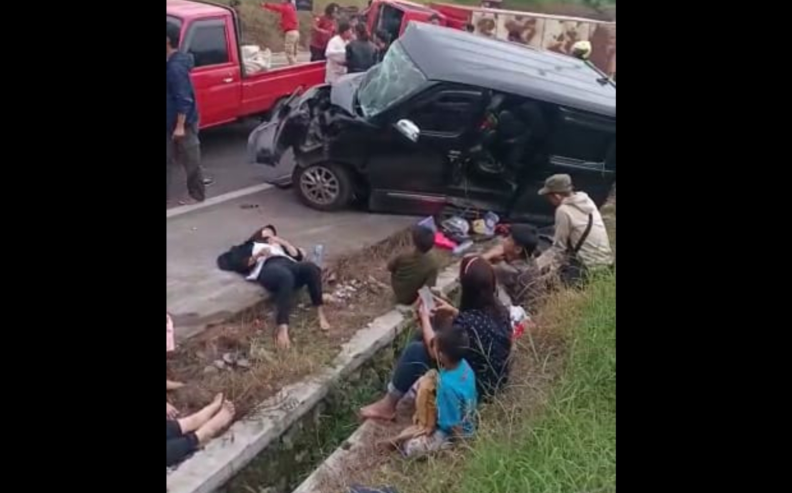 Kecelakaan di Gronggong Cirebon Hari Ini, Diawali Truk Gagal Nyalip