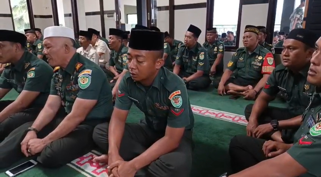 Ratusan Anggota TNI-Polri Kuningan Gelar Doa Bersama untuk Korban Banjir Bandang Sumatera