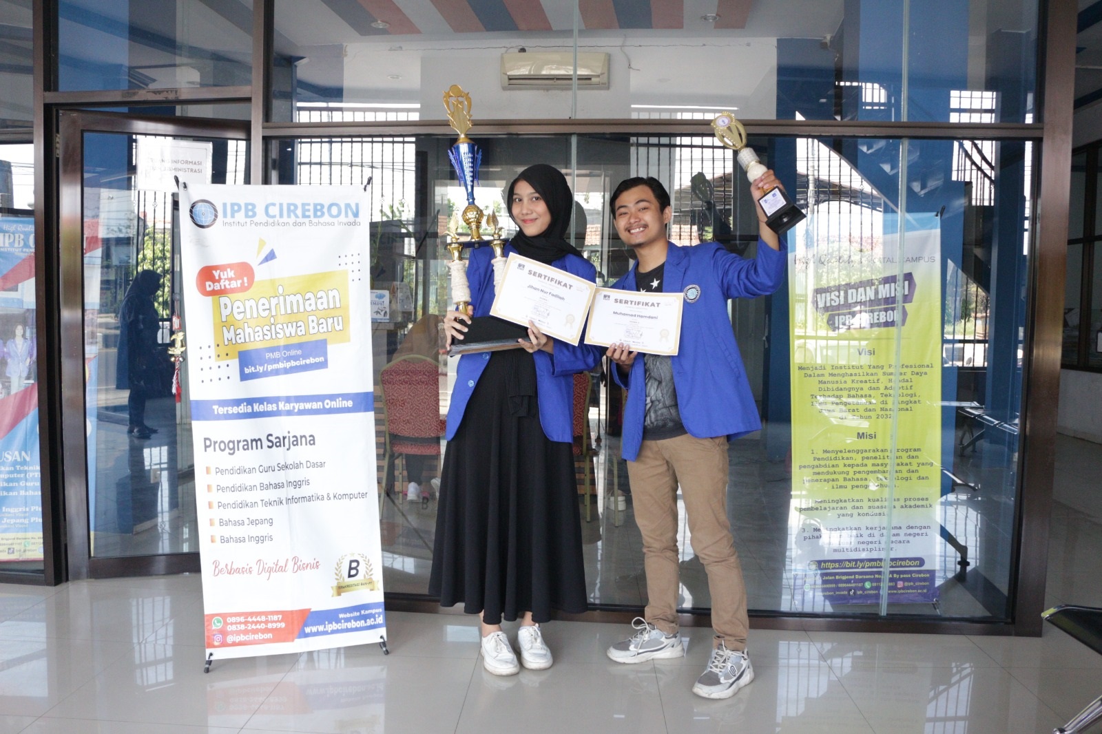 2 Mahasiswa IPB Cirebon Merajai English Speech Contest di UIB Festival