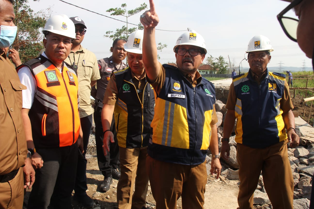 Bupati Imron Minta Warga Pantau Progres Pembangunan Infrastruktur di Wilayah Timur Kabupaten Cirebon