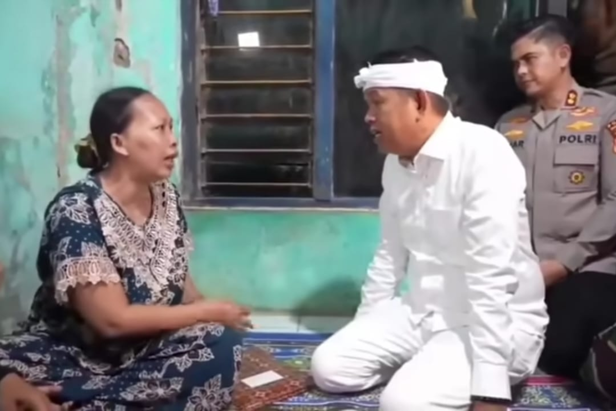 KDM Datang Bawa Santunan, Suasana Haru Masih Selimuti Rumah Keluarga Korban