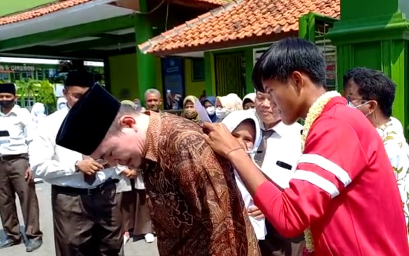Rizdjar Nurviat Subagja Pulang Kampung, Mampir ke SD Islam Al Azhar 3 Cirebon