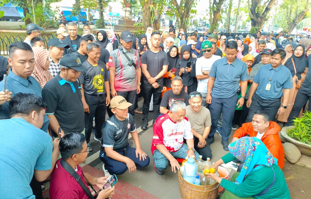 Pasangan ASIH Bertekad Tingkatkan Layanan Kesehatan Seluruh Pedesaan di Jabar