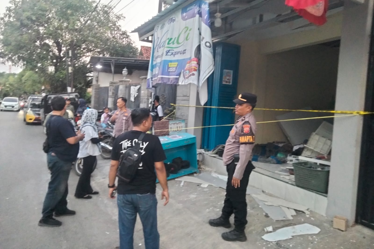 Mesin Setrika Uap Laundry Meledak, Satu Pekerja Terluka
