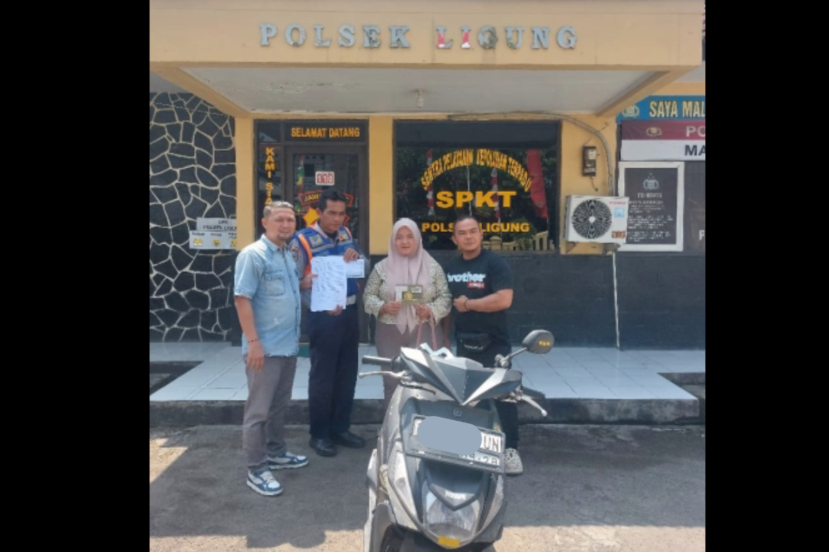 Sudah Pasrah, Warga Majalengka Terharu saat Polisi Kembalikan Motor yang Hilang Dicuri