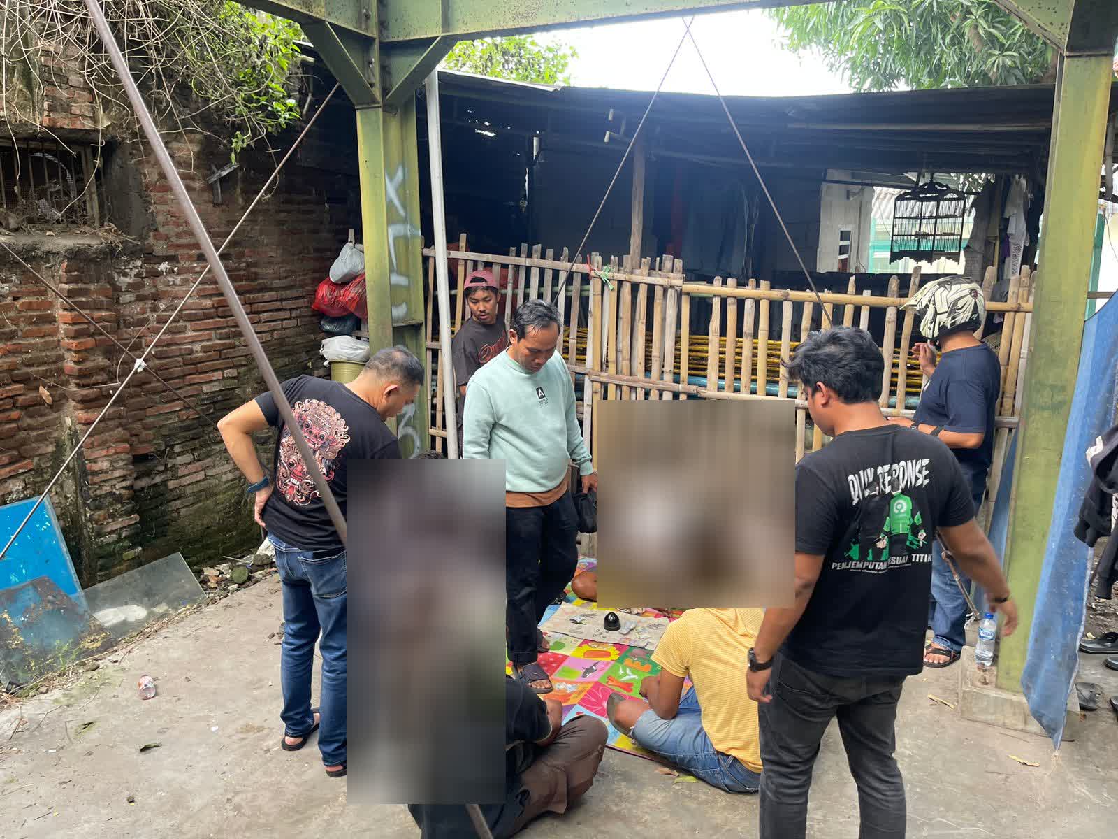 Digerebek Polisi, Judi Dadu Bergambar Hewan di Pekalipan Cirebon, 6 Orang Diamankan