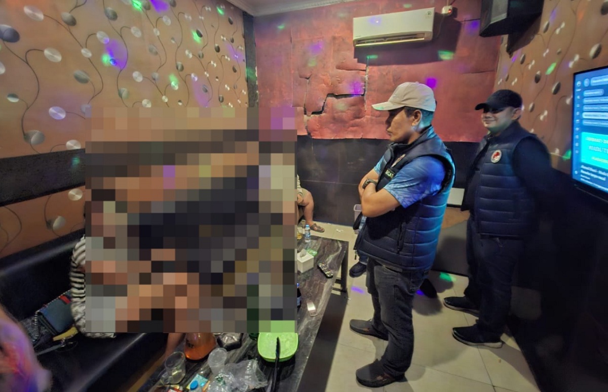 Tempat Karaoke di Indramayu Dirazia Polisi, Pengunjung Jalani Tes Urine