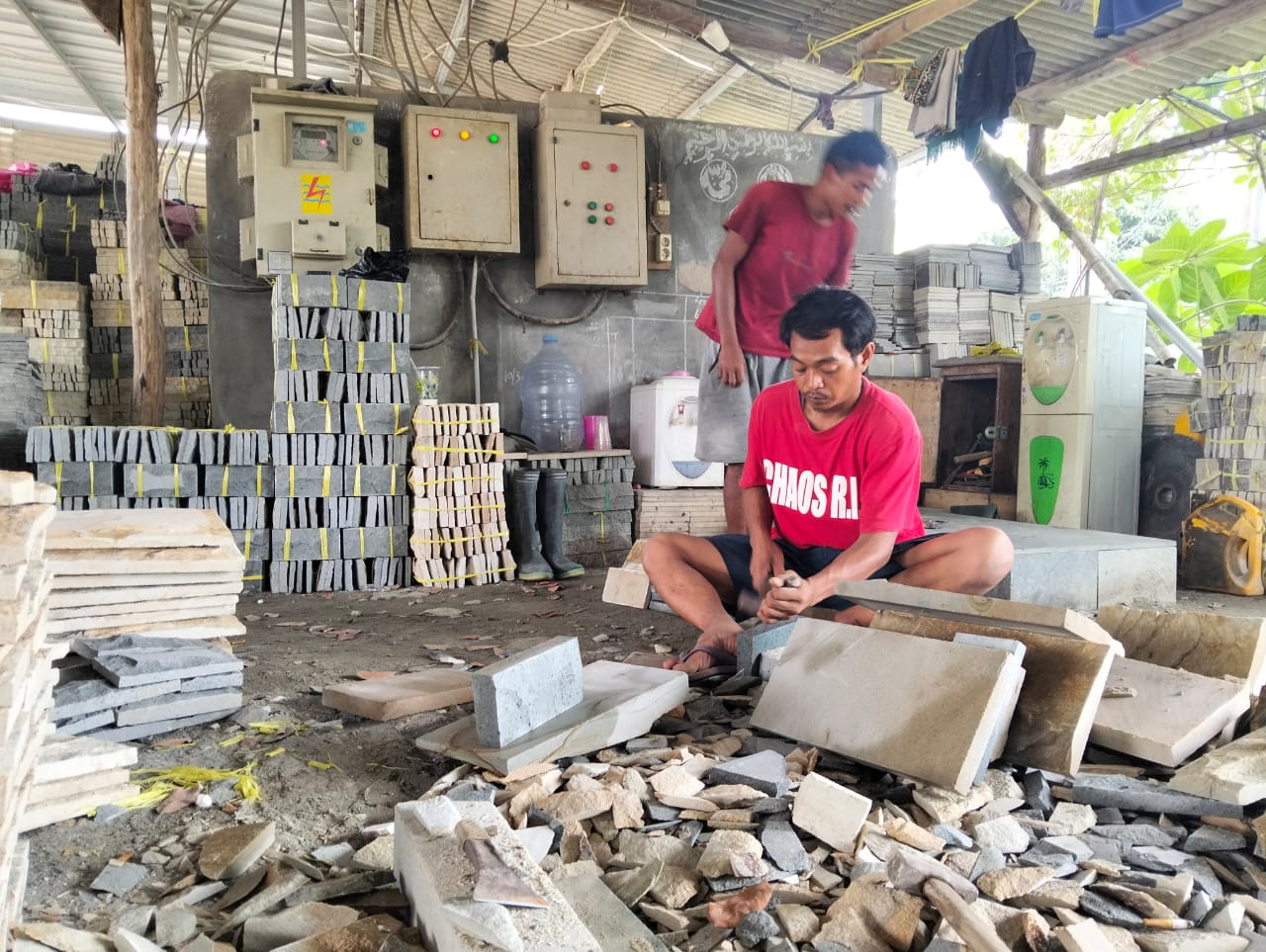 Galian C Ditutup, Bahan Baku Batu Alam Sulit Didapat, Buruh yang mulai Resah dan Pasrah