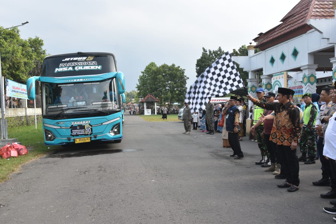 Lepas 83 Calhaj Kabupaten Cirebon ke Tanah Suci, Jigus Sampaikan Kata-kata Bijak
