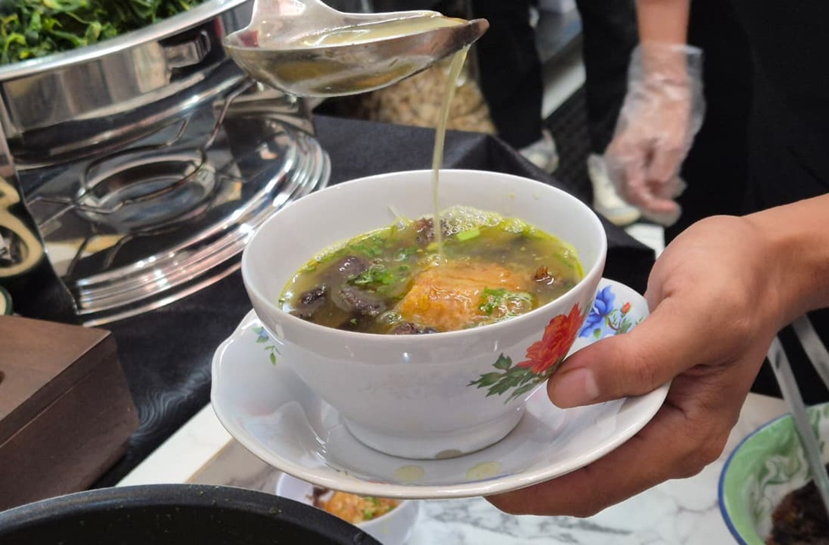 Wajib Coba! Soto Padang di Cirebon dengan Daging Crispy dan Kuah Gurih