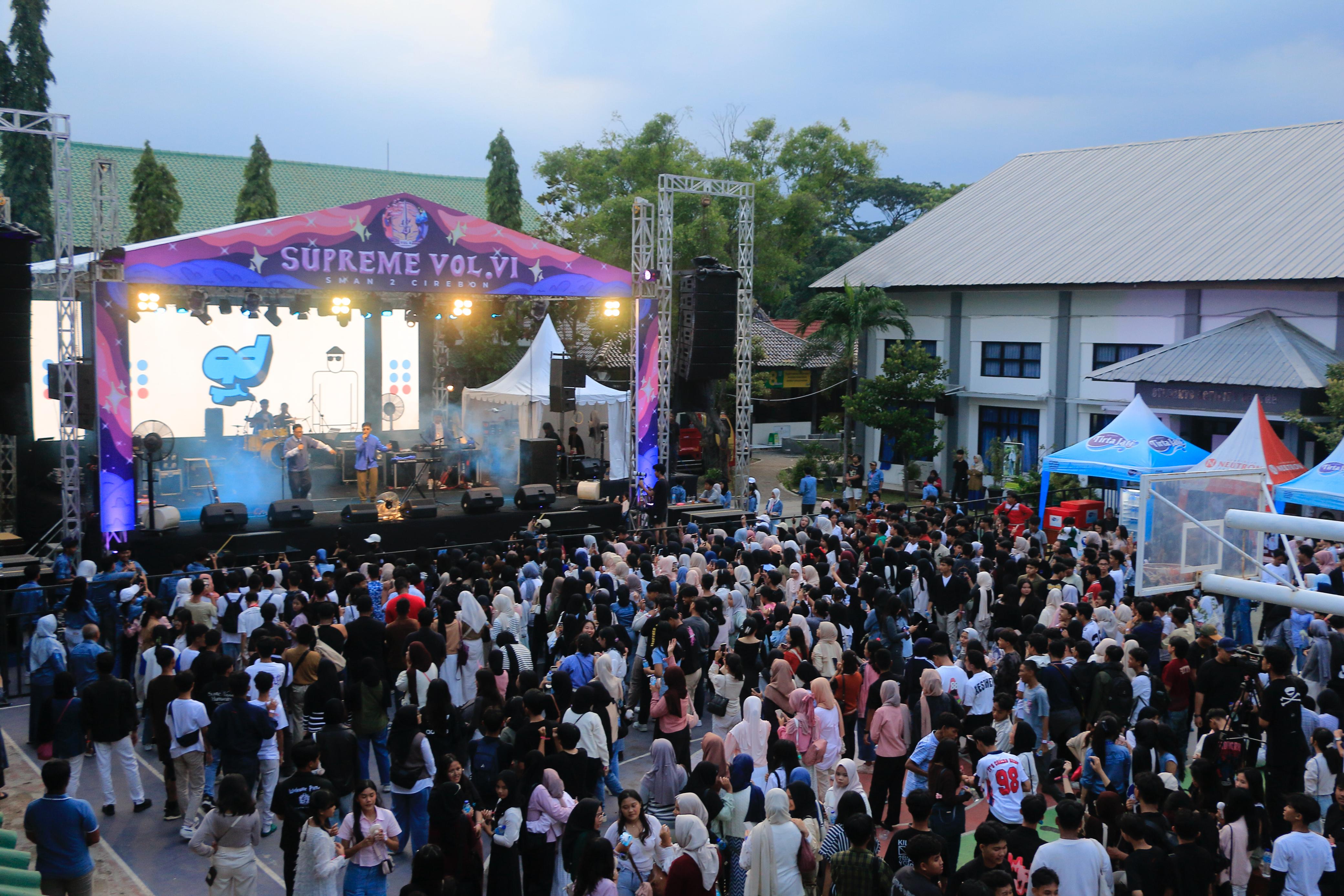 SUPREME SMAN 2 Kota Cirebon Kembali Hadir Dengan Nuansa ala Animasi