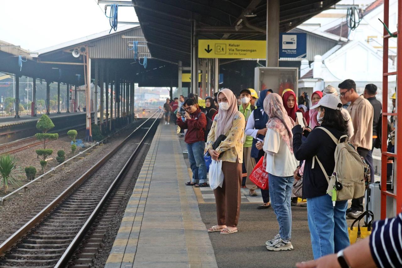 Libur HUT ke-81 RI, 65.643 Penumpang Gunakan Kereta Api di Daop 3 Cirebon
