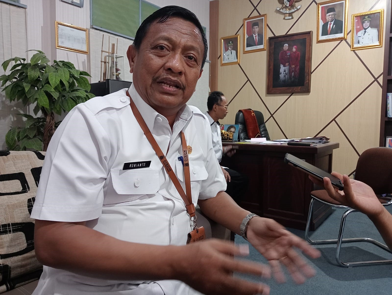 900 Lulusan SD Tak Lanjut Sekolah, Setengah SMPN di Kabupaten Cirebon Kurang Siswa