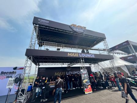 Kolaborasi Satu Dekade MAXI YAMAHA & PROSTREET, Sulap Lapangan Terbang Jadi Arena Adu Kecepatan