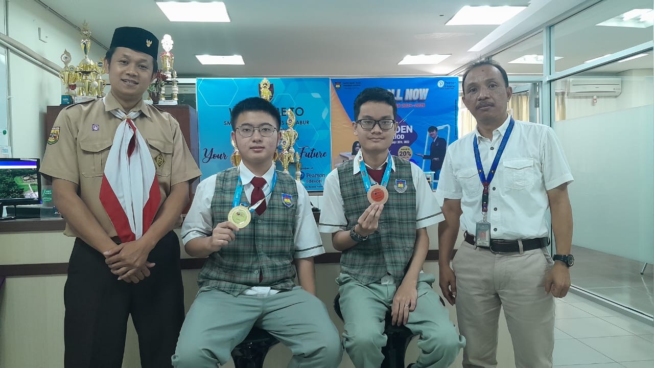 Bersinar di Ajang OSN 2023, Prestasi Dua Siswa SMAK Plus Penabur Cirebon 