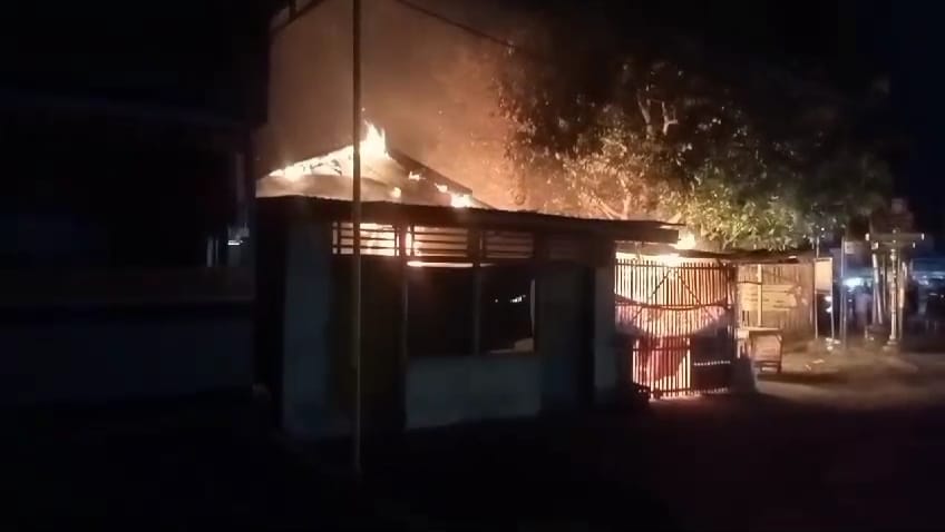 Kebakaran Warung di Jl Perjuangan Cirebon, Api Muncul dari Dapur