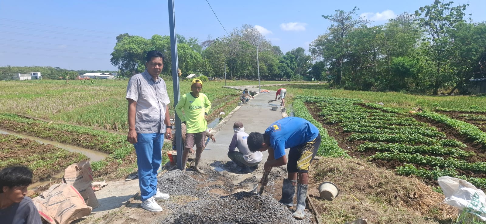 Jalan Usaha Tani Desa Cirebon Girang Ditingkatkan  