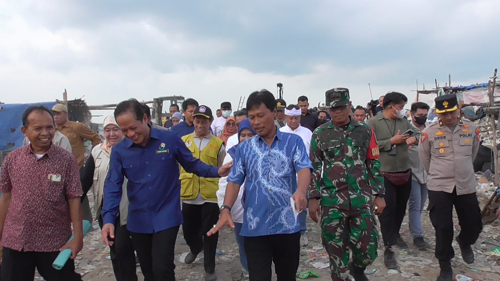 Dampingi Menteri ke TPA Kopi Luhur, Dandim 0614 Kota Cirebon Siap Bantu Pemerintah Kelola Sampah
