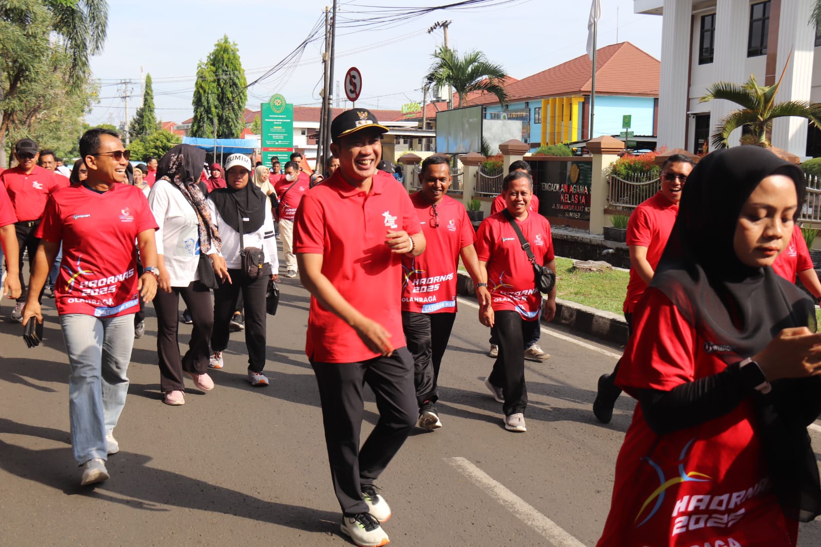 Gebyar Jalan Sehat Warnai Peringatan Haornas 2025 di Kabupaten Cirebon