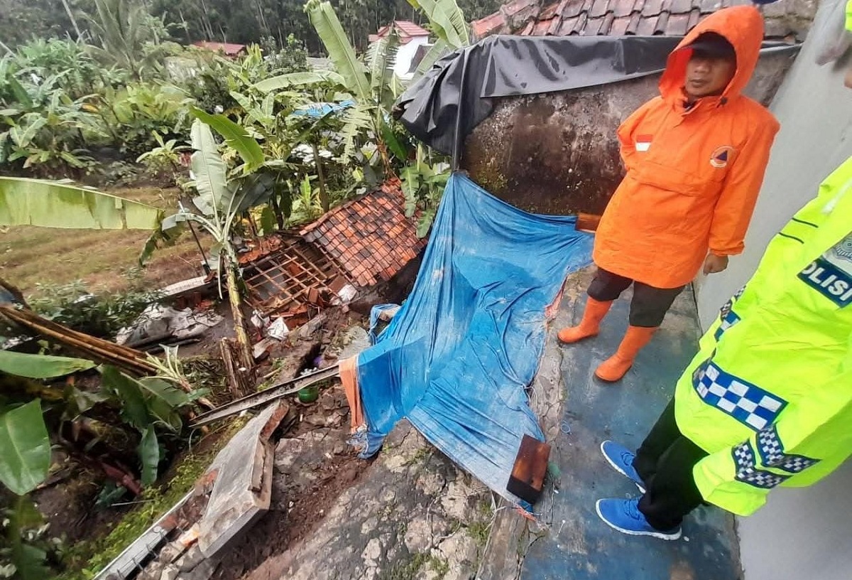 Musim Hujan 2025-2026 Diprediksi Ekstrem, BPBD Jabar Keluarkan Peringatan Dini