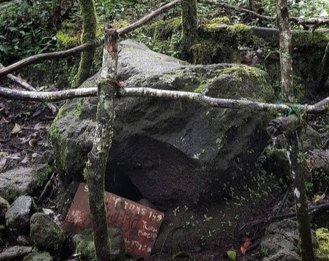 Batu Lingga Gunung Ciremai, Tempat Sunan Gunung Jati Bermunajat dan Kisah Nyi Linggi Mencari Kesaktian