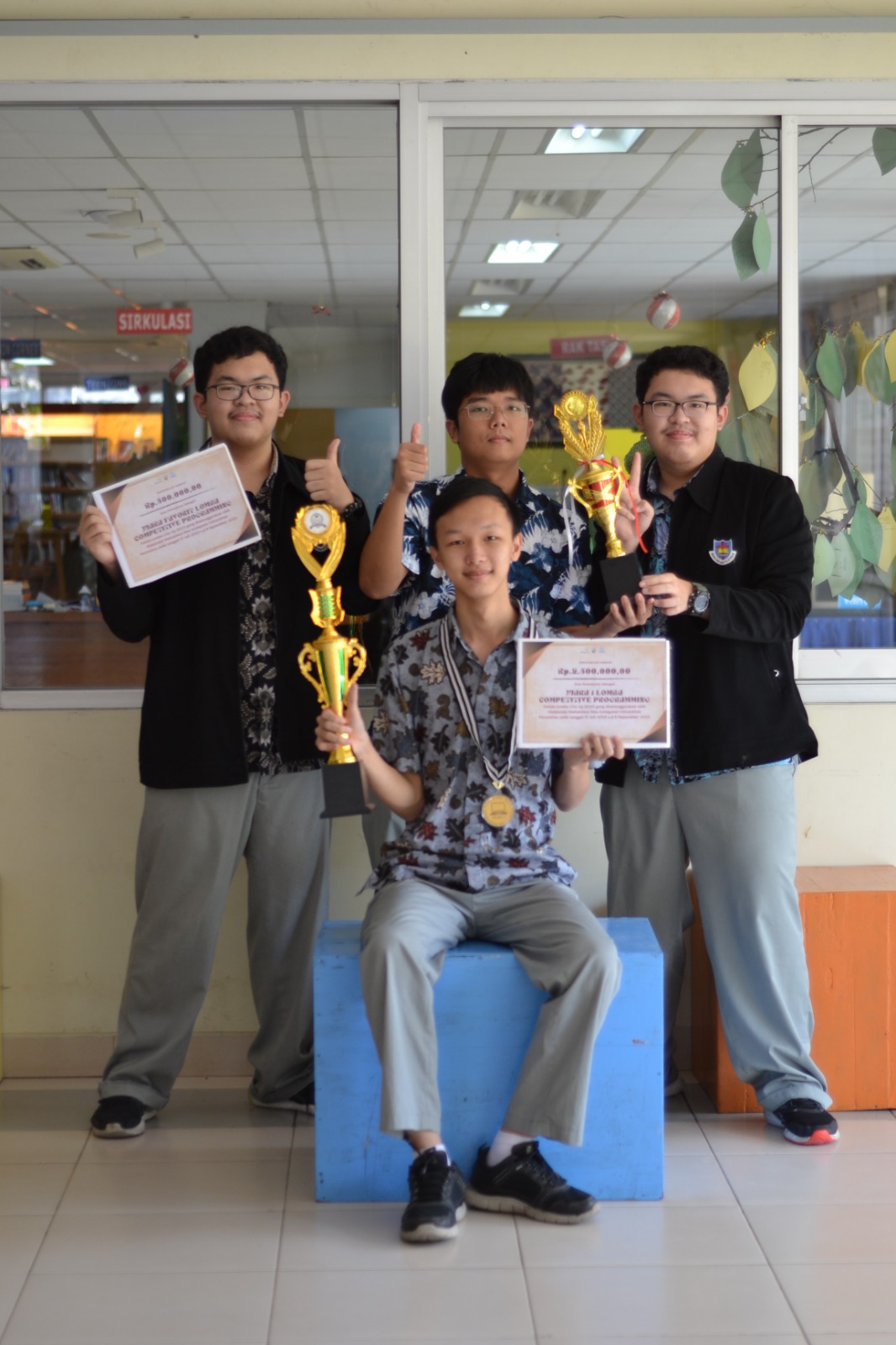SMAK Penabur Cirebon Raih Juara 1 dan Favorit Competitive Programming