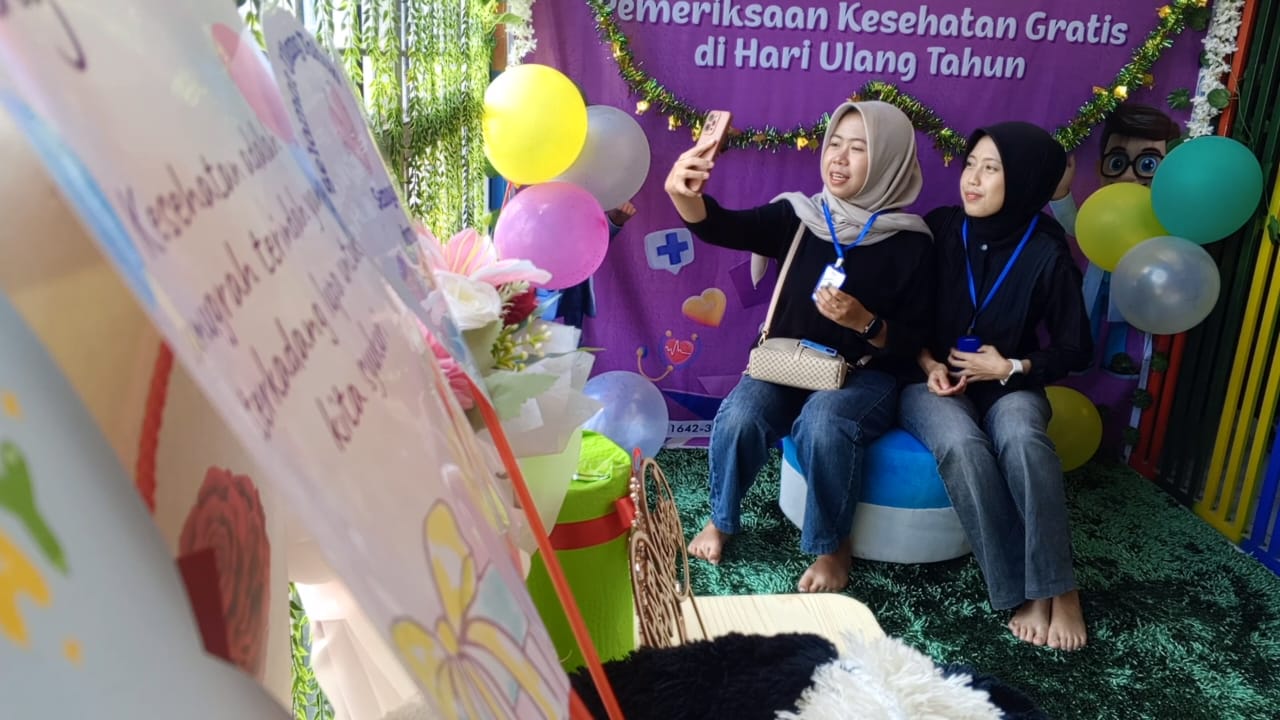 Ikut Sebarkan Info di Media Sosial, Pasien CKG Ngonten di Puskesmas