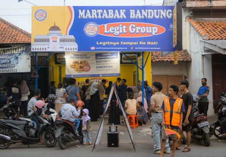 Martabak Legit Group Buka Gerai Baru di Cirebon, Banyak Pilihan Rasa dan Topping Berlimpah.