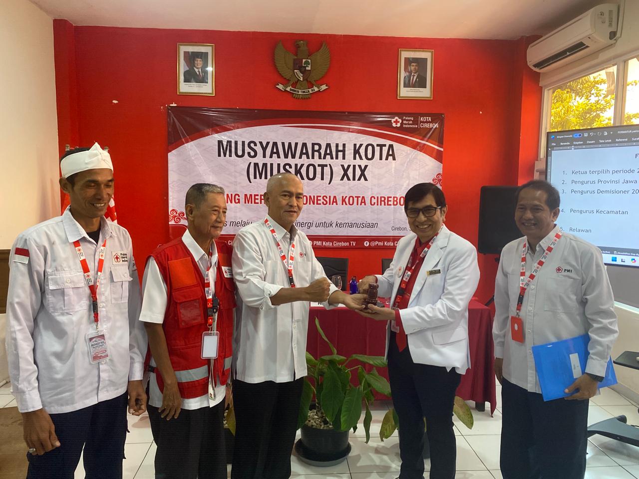 dr H M Edial Sanif SpJP FIHA Kembali Nahkodai PMI Kota Cirebon 