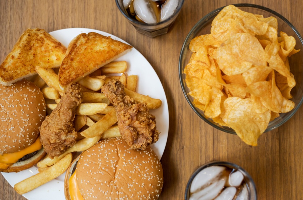 Waspada! Kebiasaan Makan Berlemak Diam-Diam Rusak Otak, Ini 6 Dampak Seriusnya