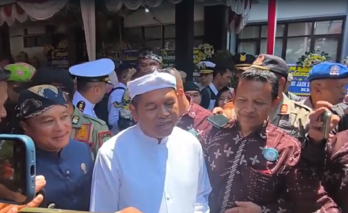 Kado Hari Jadi Kuningan, KDM Guyur Rp100 Miliar untuk Perbaikan Jalan