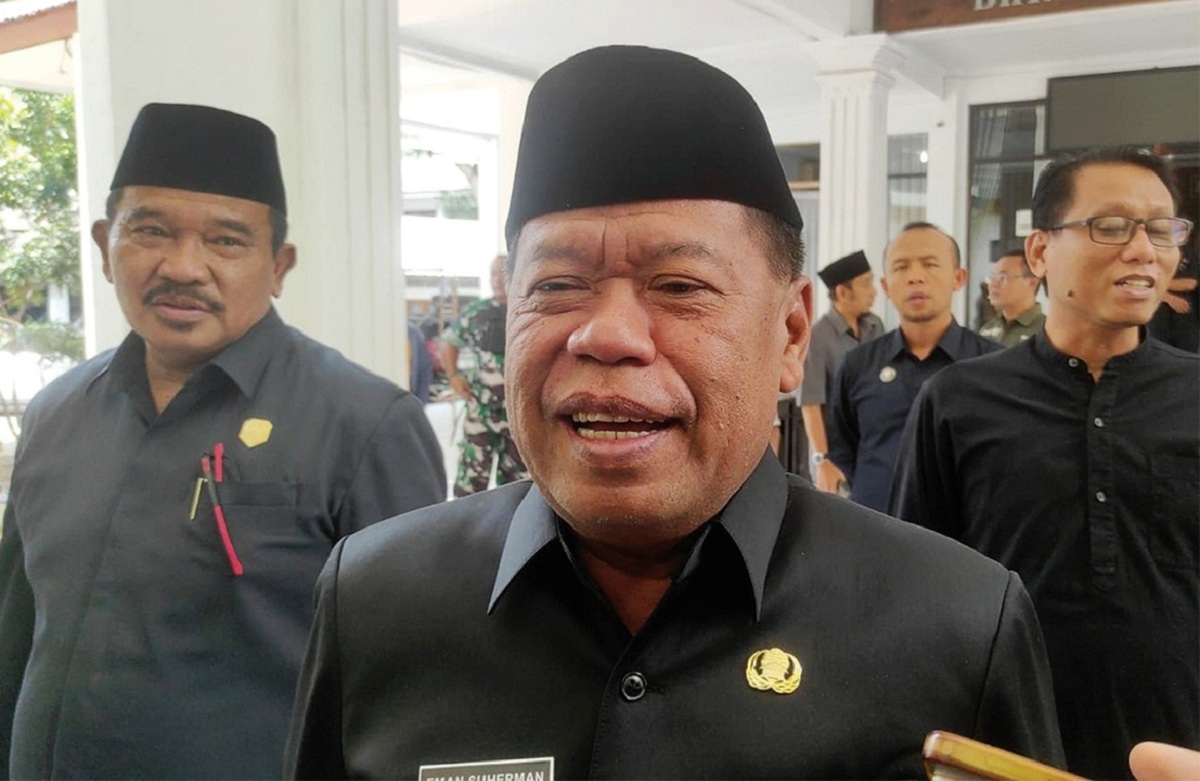 Peringatan Keras Bupati Eman: Jalan Majalengka 3 Bulan Rusak, Pengawas Harus Bertanggung Jawab