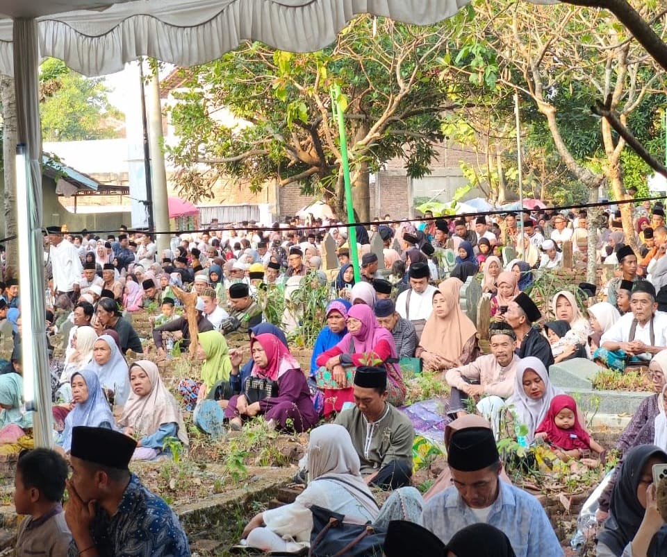 Menko Pangan Zulkifli Hasan: Tanpa Kiai Abbas, NKRI Mungkin Tak Berdiri, Ribuan Hadiri Haul Buntet Pesantren