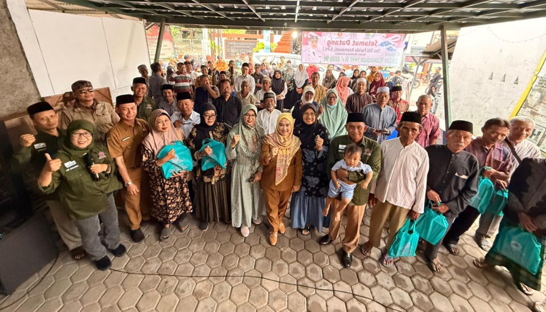 Wakil Walikota Cirebon Hadiri Gebyar Ramadan Karyamulya, 50 Warga Terima Bantuan