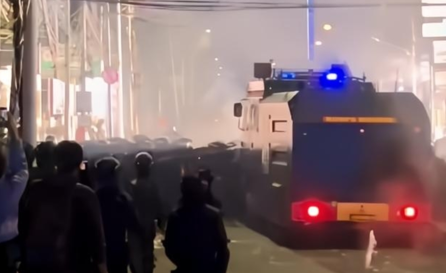 Demo 28 Agustus 2025 di Jakarta, Kericuhan Meluas ke Palmerah - Senayan