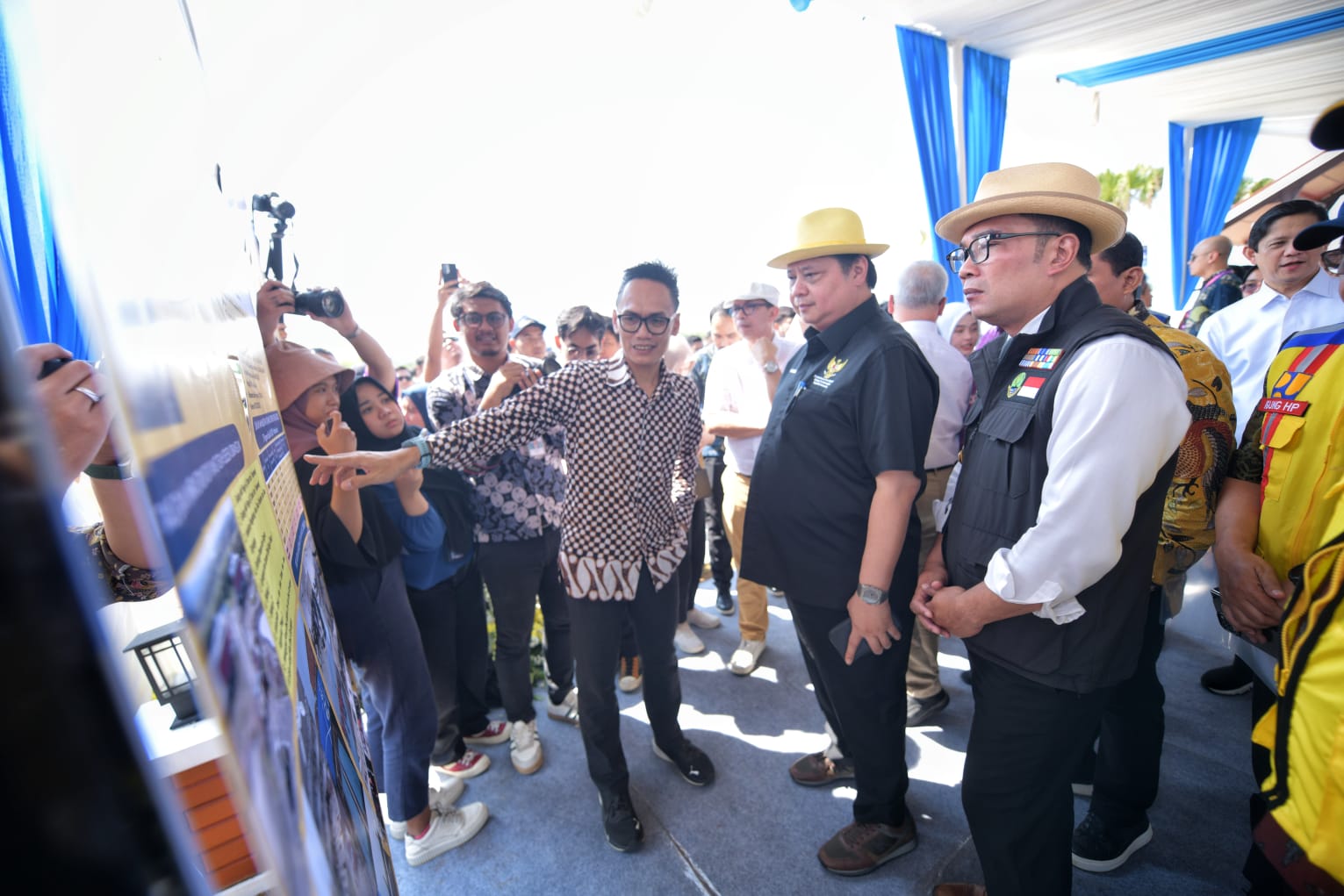Cisumdawu Beroperasi Juli 2023, Ridwan Kamil dan Airlangga Hartarto Cek Progres Pembangunan Tahap Akhir