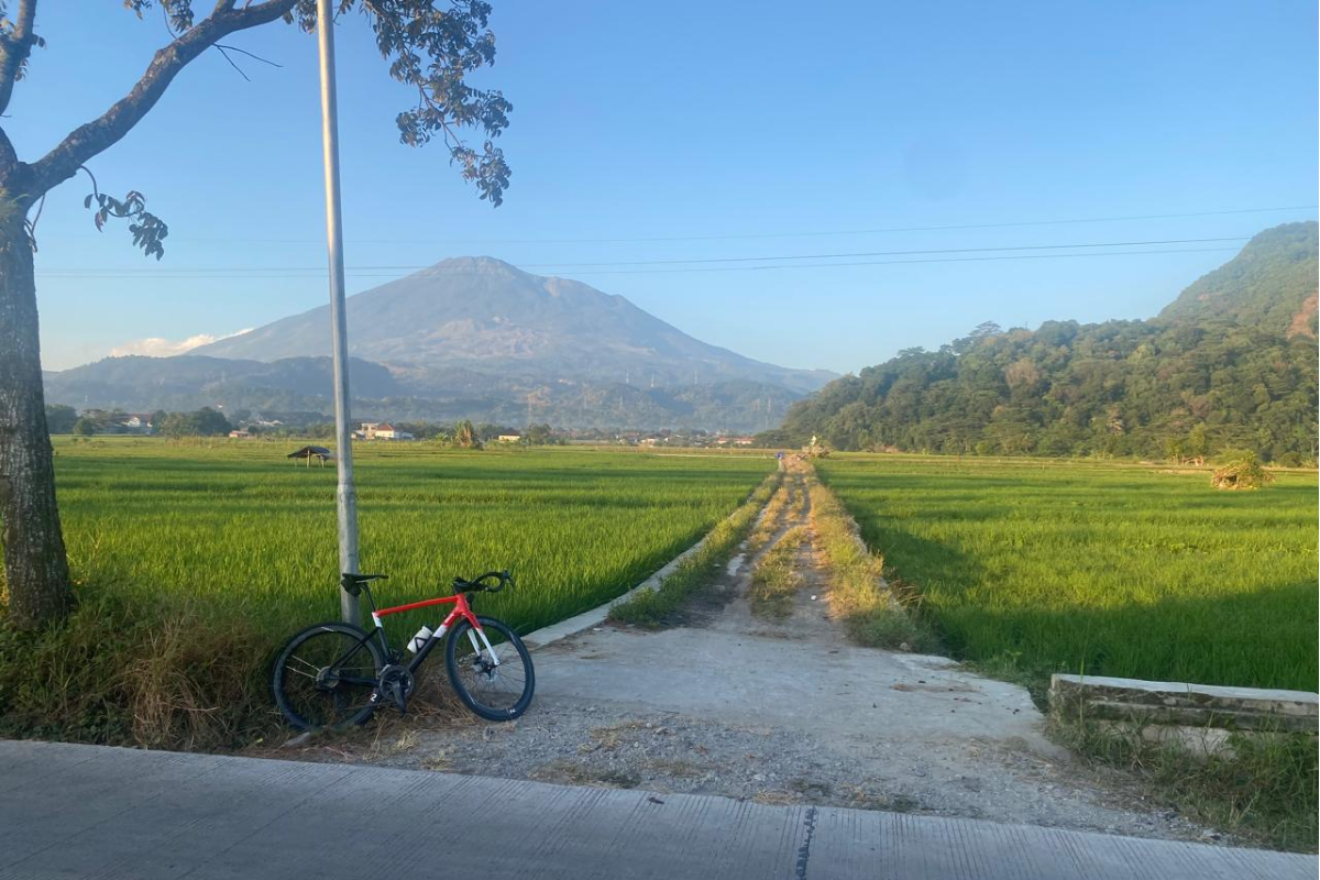 Gowes Menyusuri Tebing Walikukun, Permata Tersembunyi di Tapal Batas Cirebon - Majalengka 