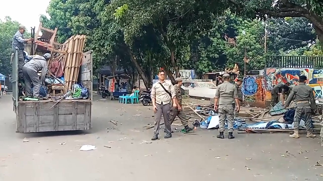 Terindikasi Sediakan Miras dan Wanita Penghibur, 5 Warung Kawasan Bima Kota Cirebon Dibongkar