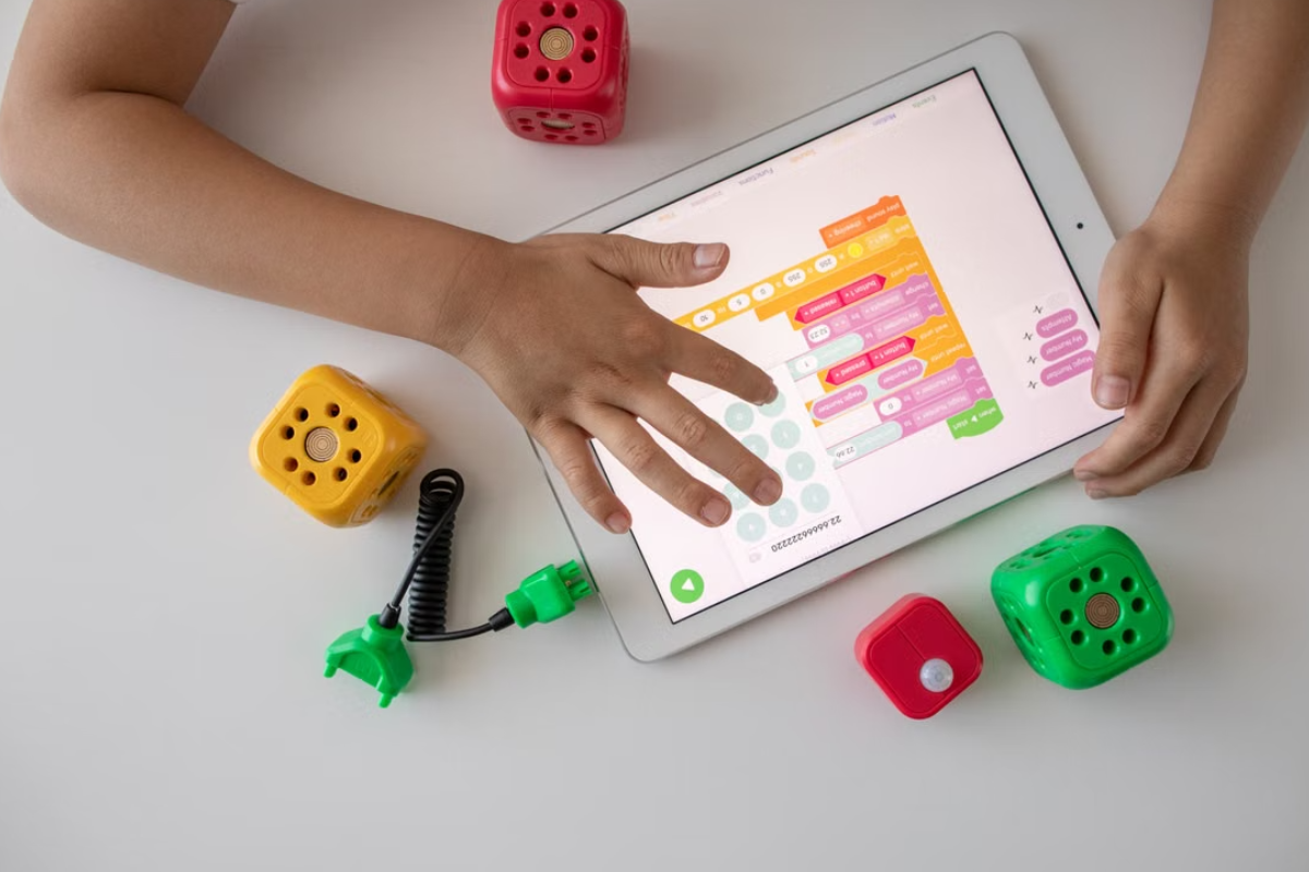 Anak Susah Lepas dari Tablet? Ini 7 Fitur yang Bisa Membantu Orang Tua