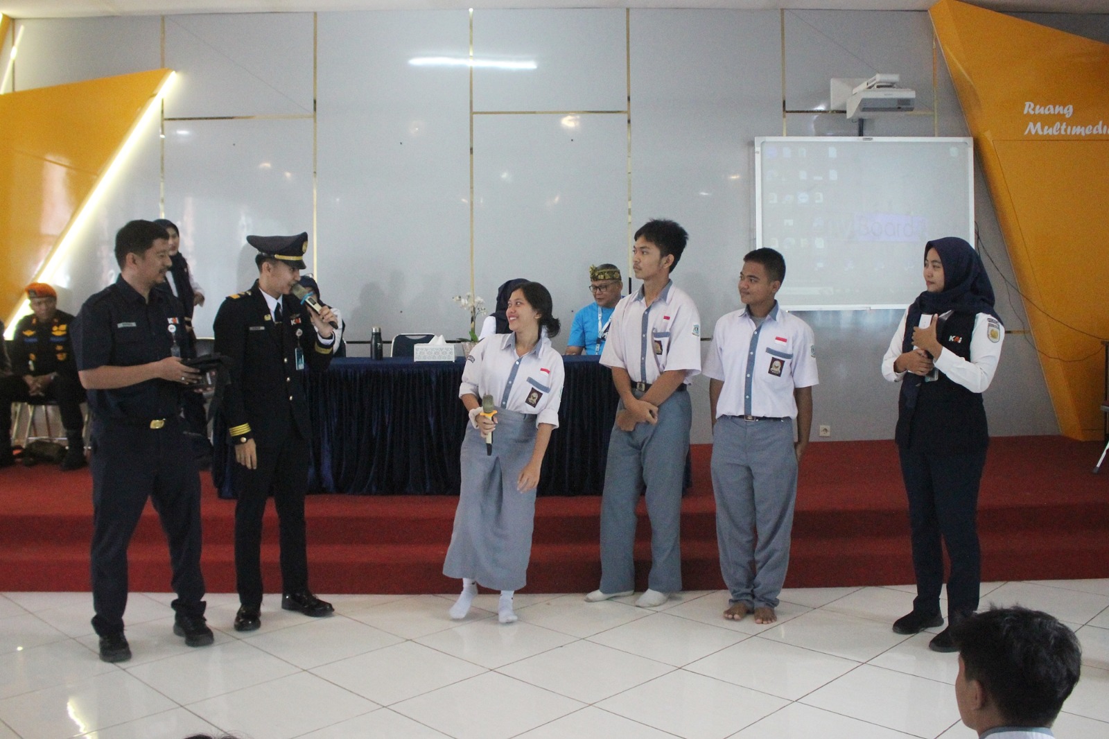 Daop 3 Cirebon Gelar Program Millenials KAI Goes to School ke SMAN 5 Kota Cirebon